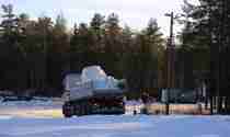 Lastbil som transporterar snö