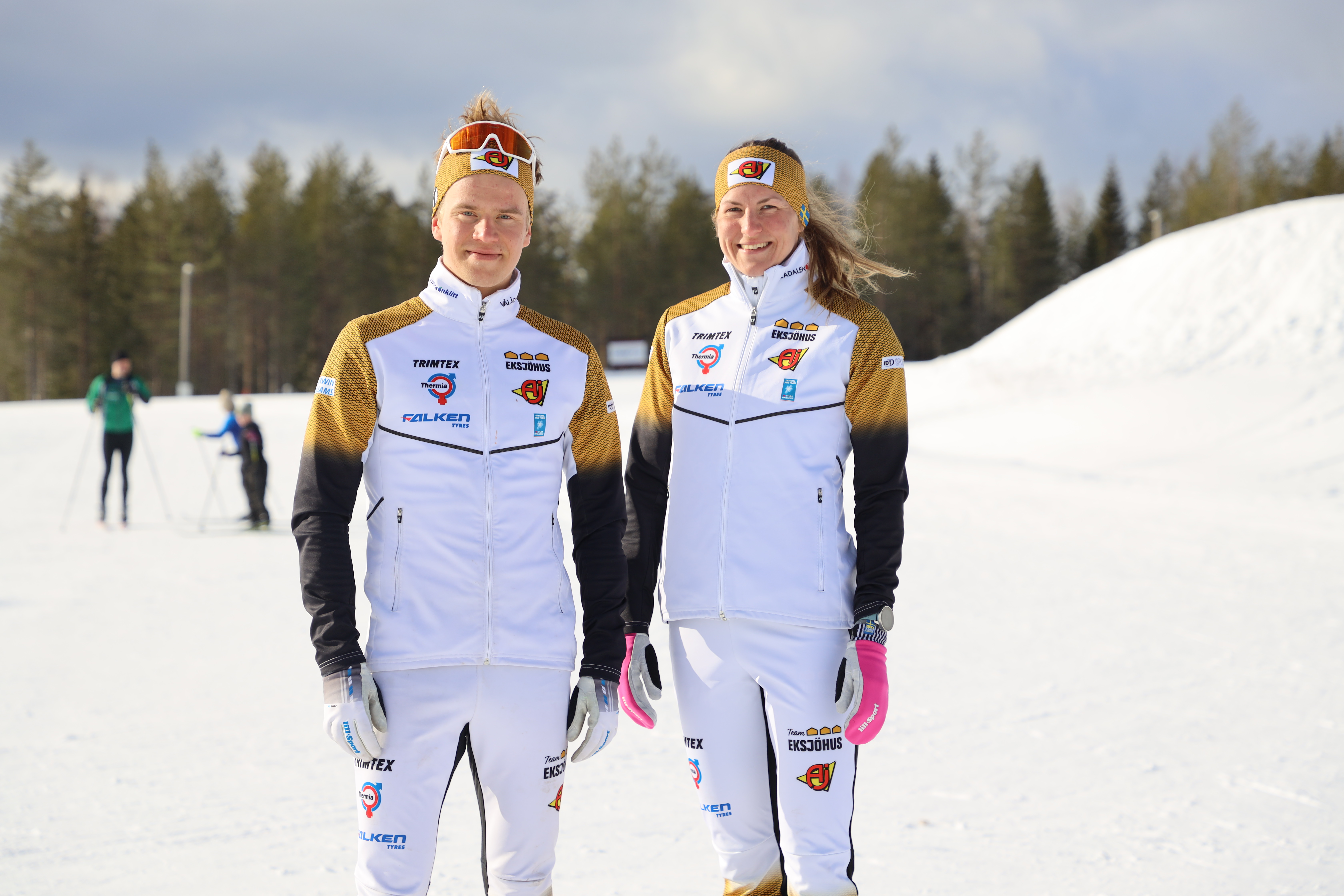 Två skidåkare från Team Eksjöhus på träningsläger i Orsa Grönklitt