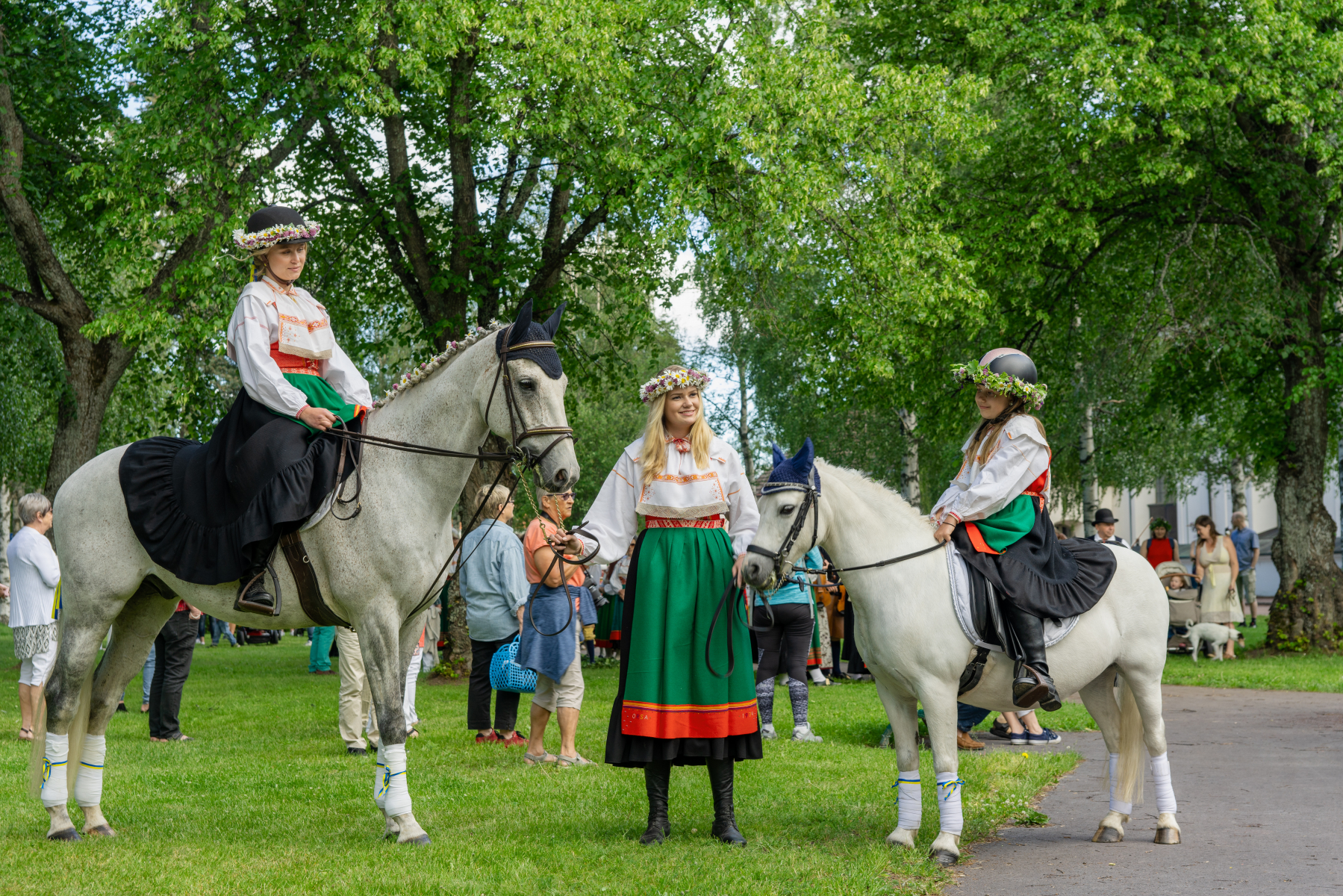 34665939 Preparation Of The Swedish Traditional Midsummer Parade