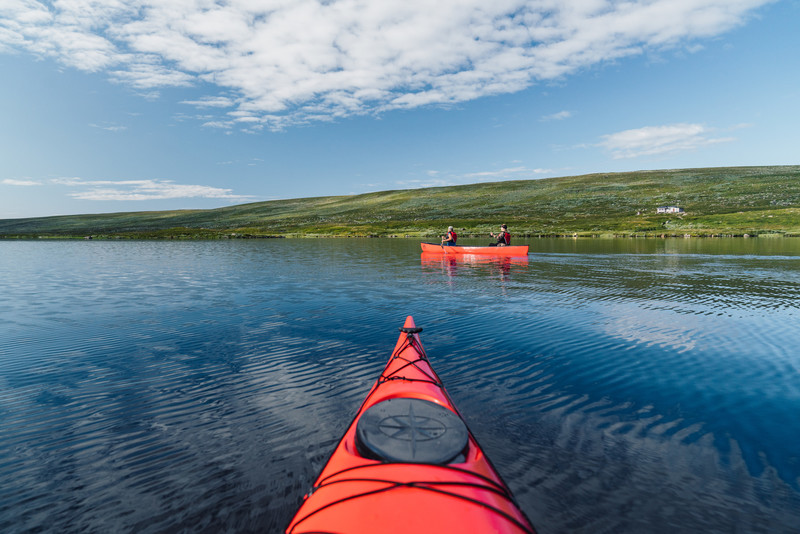 Kajak paddling på Svansjön i Tänndalen