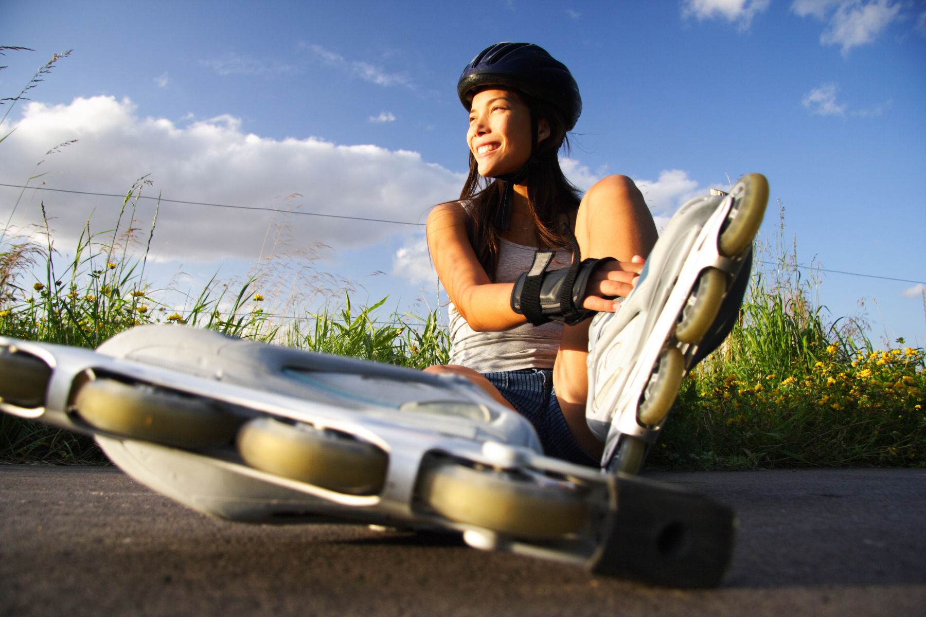 1106035 Woman Rollerblading